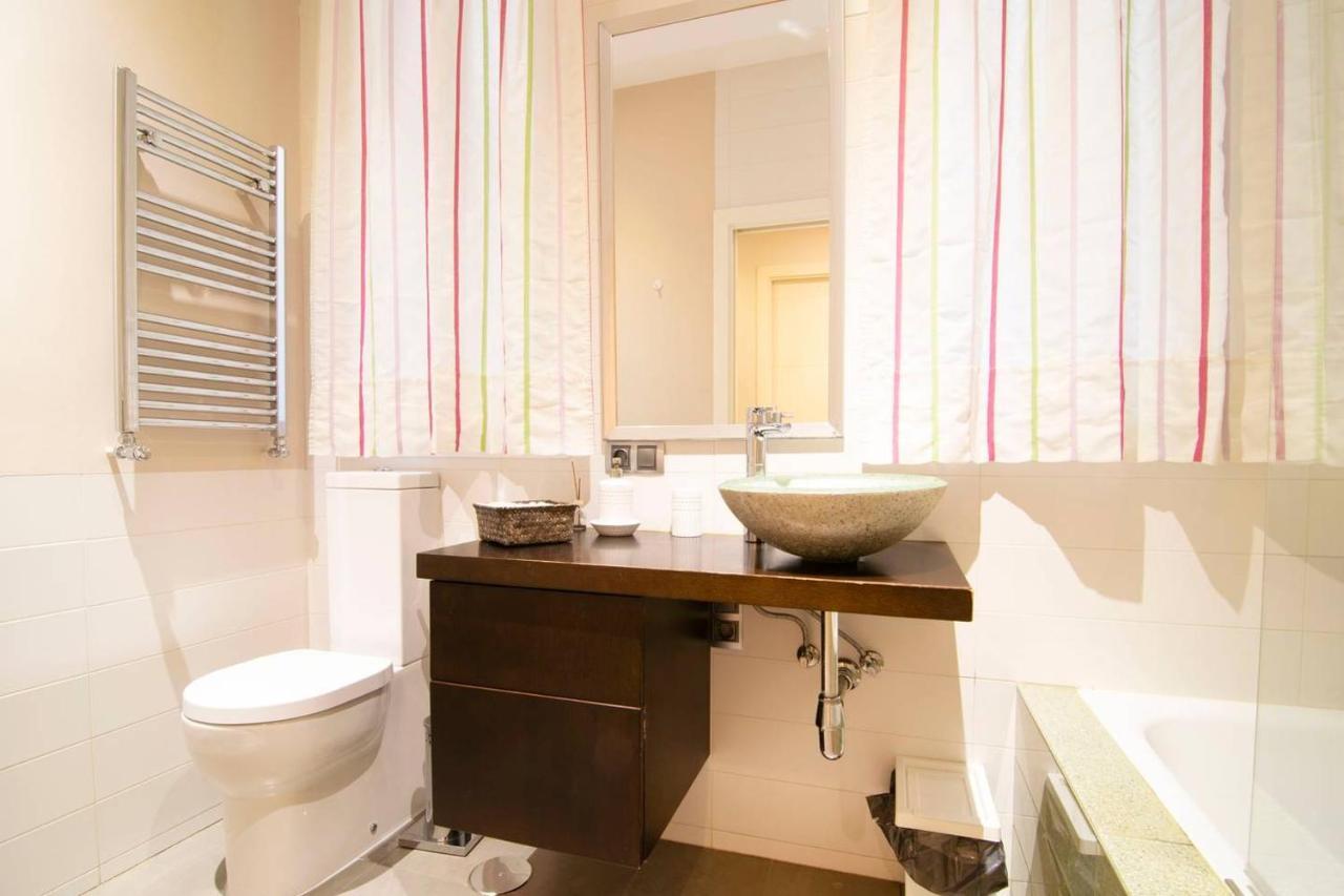מדריד Cozy Apartment Near San Miguel Market By Batuecas מראה חיצוני תמונה